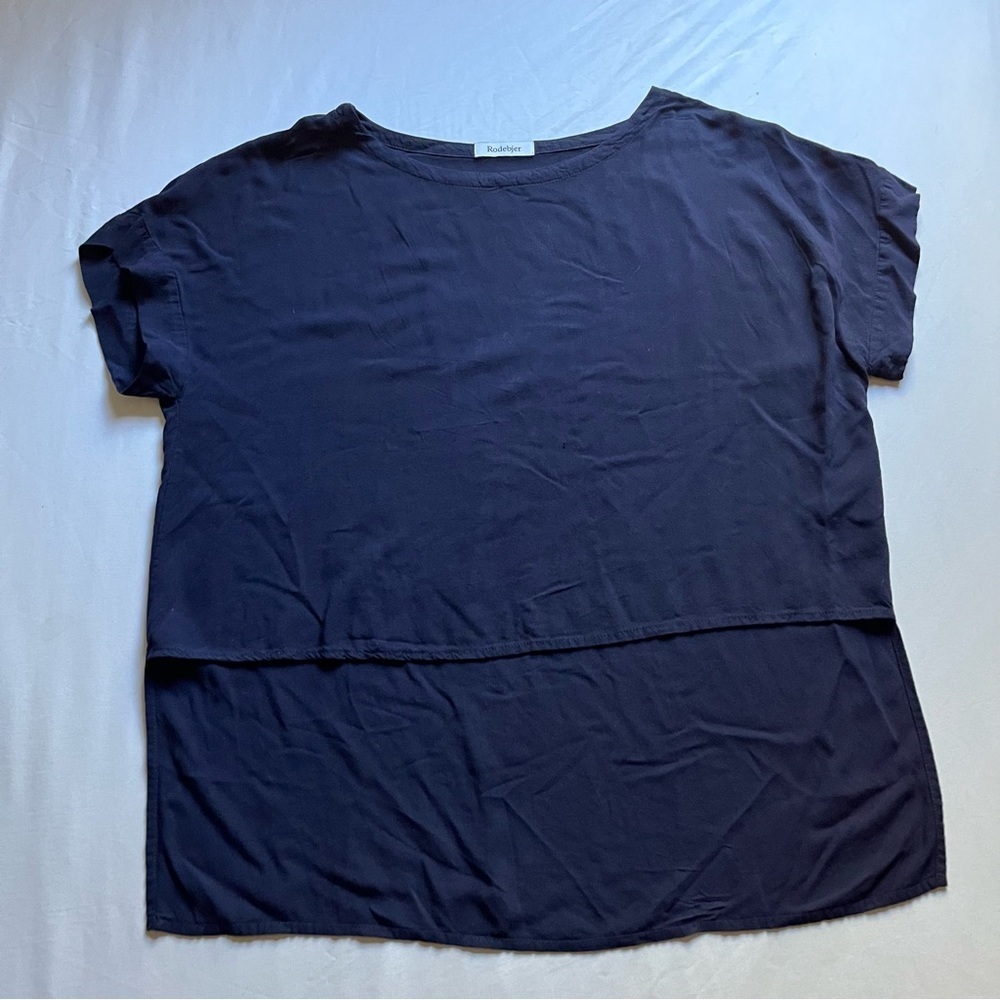 RODEBJER navy blue boxy hi lo short sleeve T-shirt top